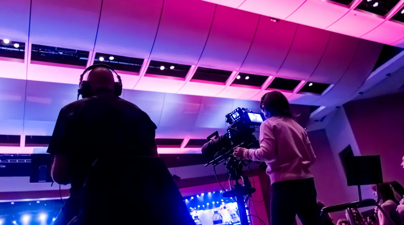 Written Camera Guides or a Live Walkthrough: Which Suits Your Studio